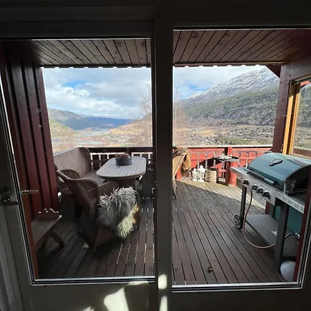 House In The Center Of Lom!nice And Large Outdoor Area! Apartment